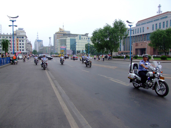 治安的网格化巡逻，让平安无死角.jpg