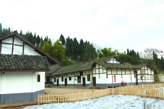 极具川东民居特色的住房经危房改造后焕然一新IMG_1858.JPG