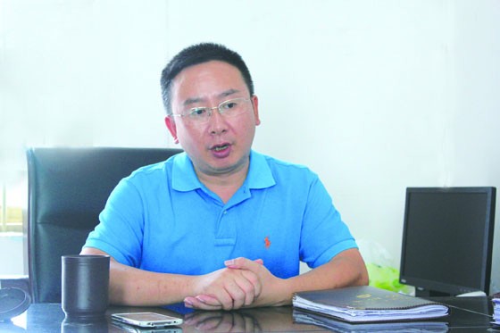 丹山镇党委书记李林接受记者采访 潘兴扬 摄.JPG