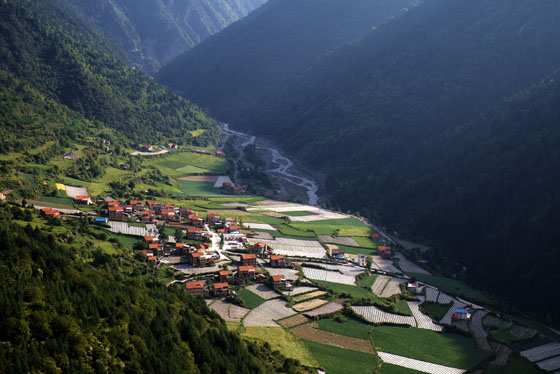 四川理县胆杆村一景　周伟摄.jpg