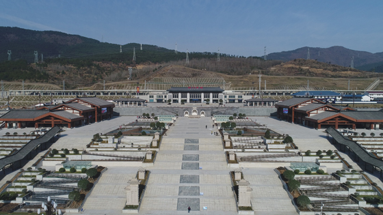 剑阁火车站站前广场实景图.JPG