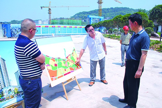 四川省县域经济学会专家考察自贡市贡井区城市建设.JPG