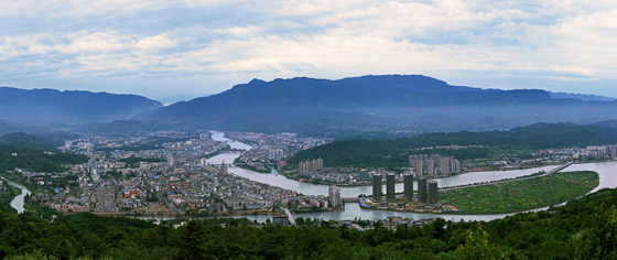 1 雅安雨城，一座最滋润的城市.jpg