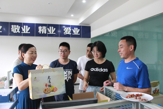 广安龙安柚发展有限公司生产加工的柚饼深受喜爱  .JPG