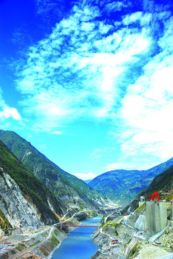 瀑布沟大坝.jpg