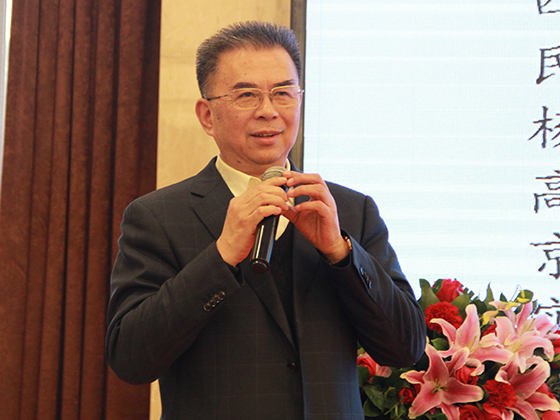 8.四川省商会副会长、省民营经济研究院副院长杨骞作专题演讲.JPG