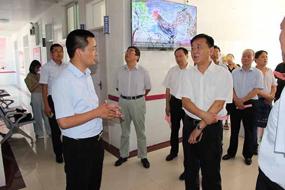 山东省济宁市政协常委、教科卫体委员会副主任王广军一行到康驿卫生院调研.jpg