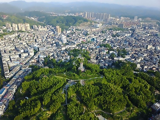 1 浙江泰顺县城市发展日新月异.jpg