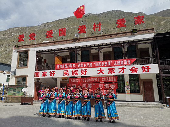 雪龙快板队表演节目  周淼葭 摄.jpg