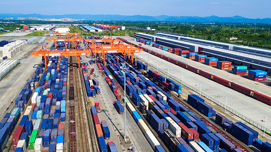 成都国际铁路港（中心站） 白桂斌 摄.jpg