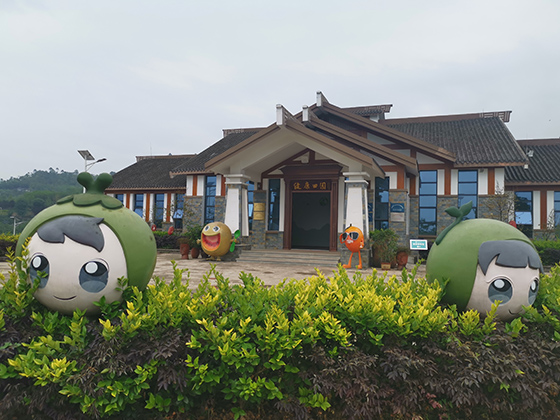 “健康田园”已 成为尖山下的风景线.jpg