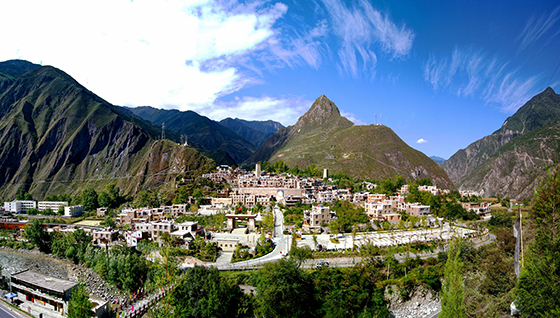 理县甘堡藏寨一景.jpg