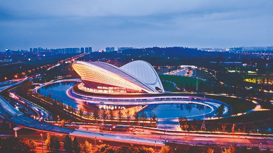 位于成都市金牛区的凤凰山露天音乐公园.jpg