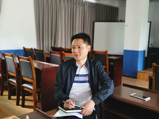 邛崃市文化体育和旅游局宣传营销科科长袁伟介绍邛崃旅游发展情况.jpg