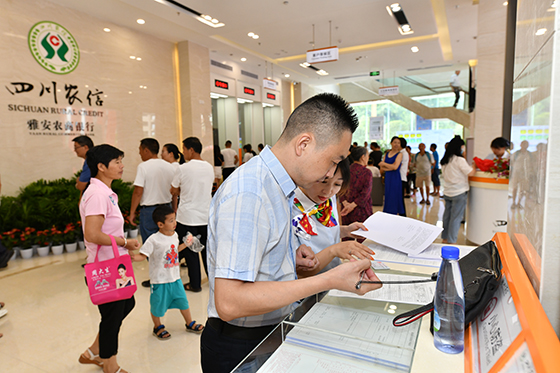 3为客户提供热情周到的服务.jpg