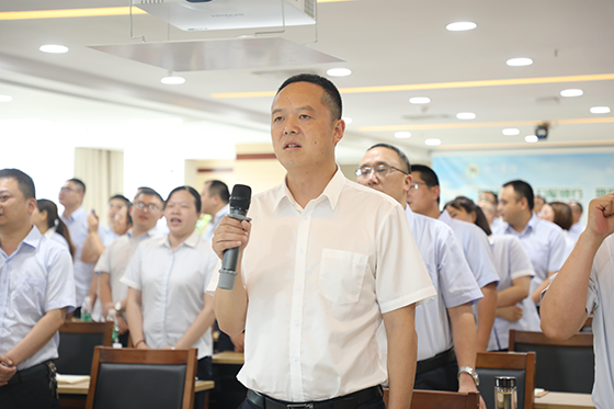 队员宣誓出征.png