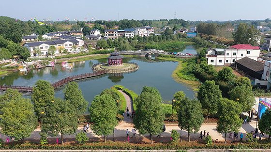 大英县绿山微湖乡村旅游项目  张昌明 摄 .jpg