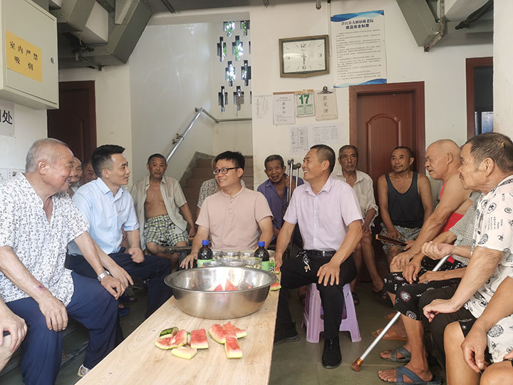 2到合江县大桥镇敬老院慰问.jpg