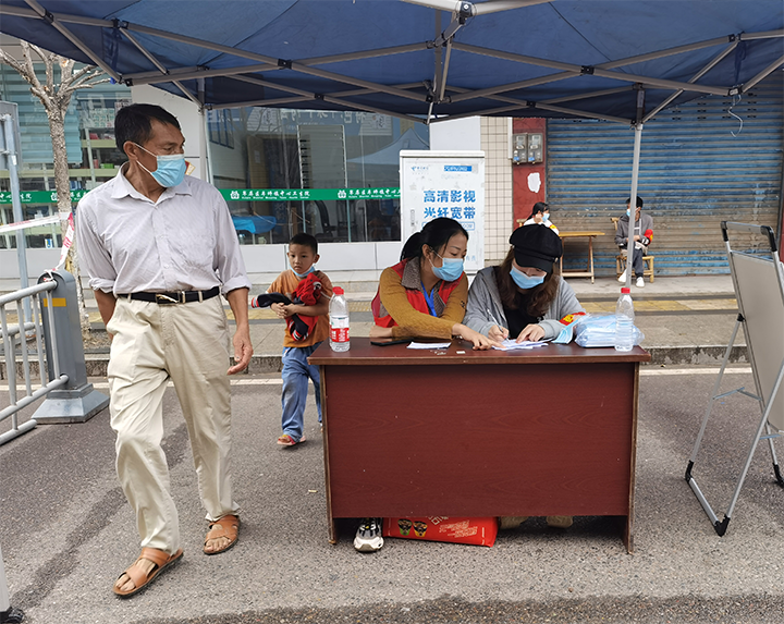 4.员工就地转化为志愿者，参与社区防疫.png