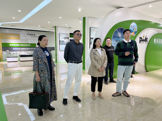 贾晋一行在四川帕沃可矿物纤维制品有限公司参观.jpg