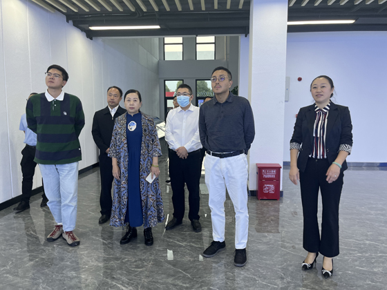 贾晋一行参观邻水县杭加汉驭建筑节能新材料有限公司.jpg