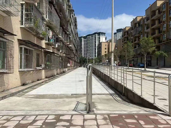 图2 江南大市场侧边的道路.png