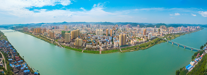 4射洪县城区：  半城山色半城湖 射洪市委宣传部供图.png