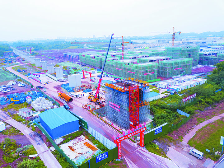 1渝昆高铁泸州市龙马潭区段建设现场  杨尚威摄.jpg