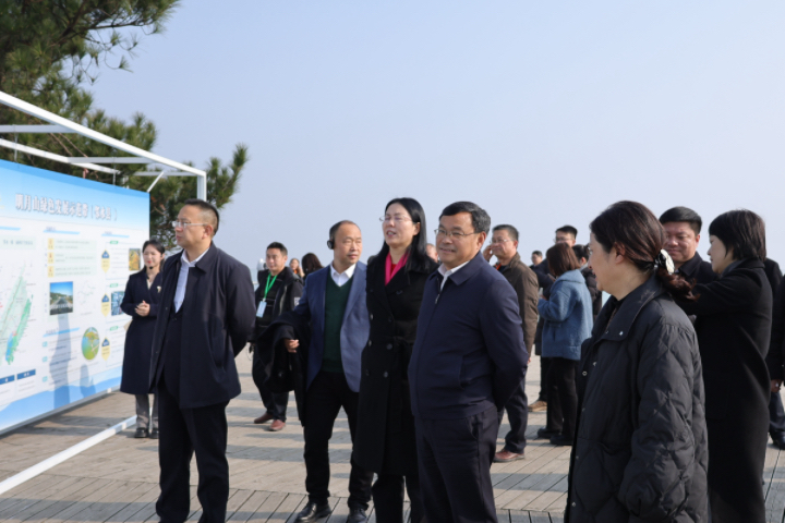 8与会人员参观考察五华山康养休闲旅游度假区.JPG