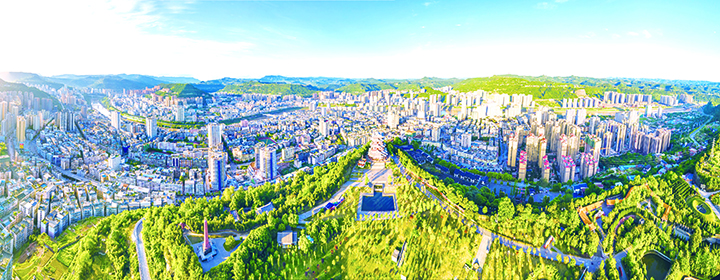 1巴人故里，秦巴福地，巴中市城市全景.jpg