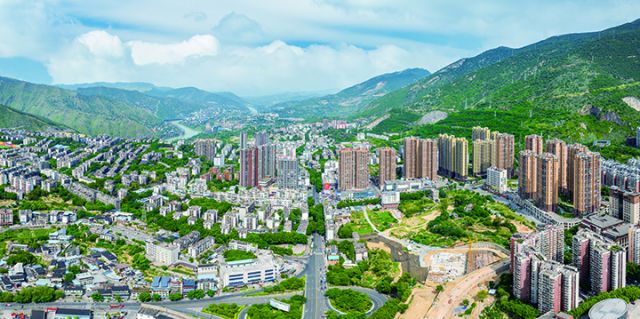 攀枝花市西区全景　王禹豪　摄.jpg