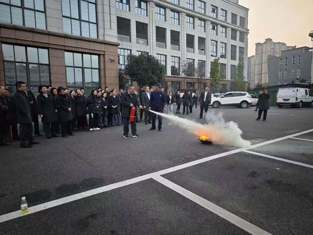 1灭火演练.jpg