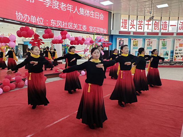 图6  舞蹈表演.jpg