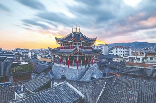 1759135766152795.jpg 会理一角 周能摄 .jpg