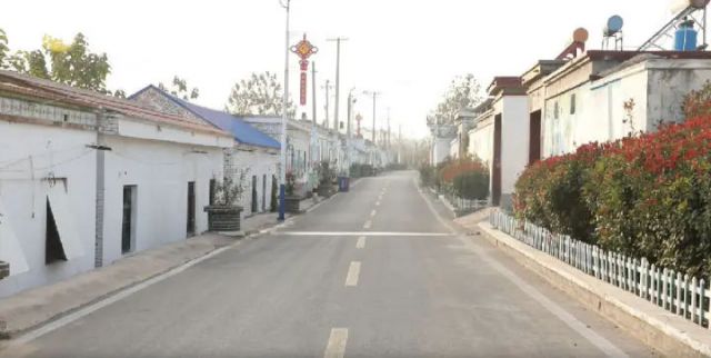 图1  村庄环境美（陈肖艳 摄）.jpg