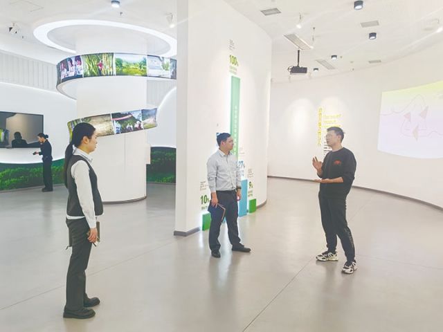 1762331048913437.jpg 走访小微企业了解融资需求.jpg