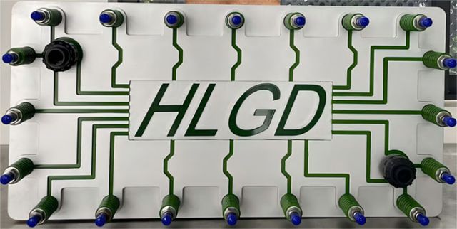 1762853805411120.jpg 图3 全钒液流电池电堆。 李梁文 摄 拷贝.jpg