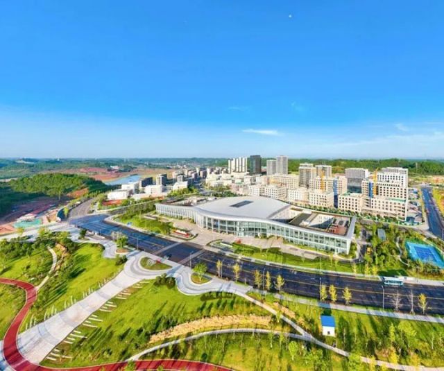 1763022819338703.jpg 图1 临空经济区孵化中心.jpg