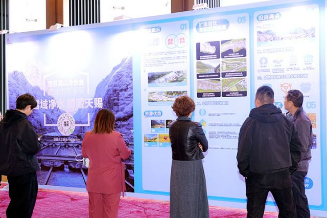 1763181953317144.jpg 8会议间隙.JPG