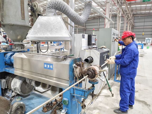 图3企业生产车间 拷贝.jpg