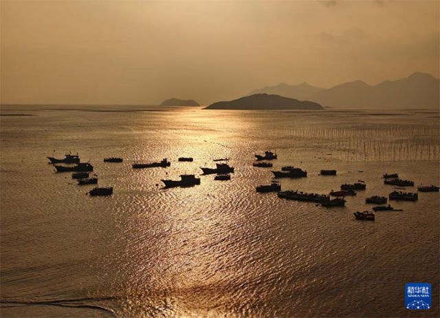 图8 这是12月3日在霞浦县三沙镇东壁村拍摄的海上风光。 拷贝.jpg