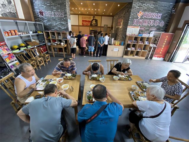 图7  向阳社区“幸福雁江”社区综合体食堂 拷贝.jpg