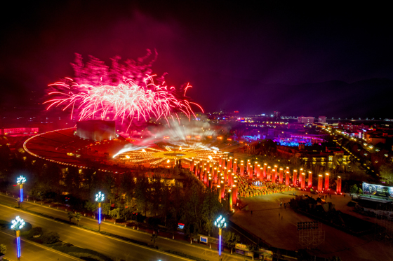 西昌城市夜景 冷文浩 摄 .JPG