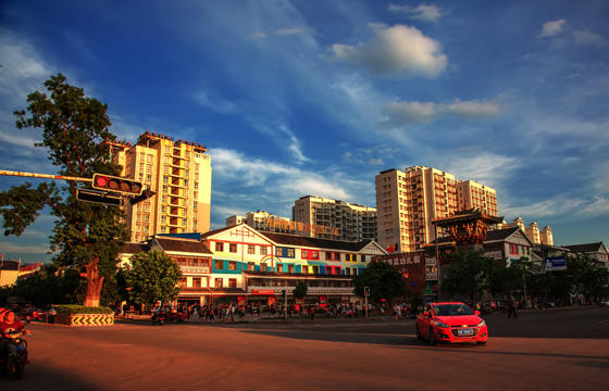西昌城市小区新貌 吕延均摄 13308158191.jpg