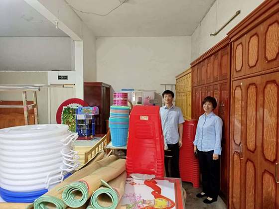 2江安农商银行底蓬支行盘点存货.jpg