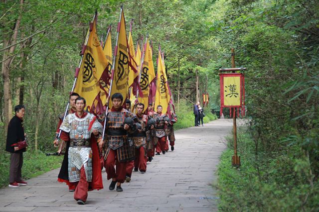 8剑门关景区的勇士游园 .JPG