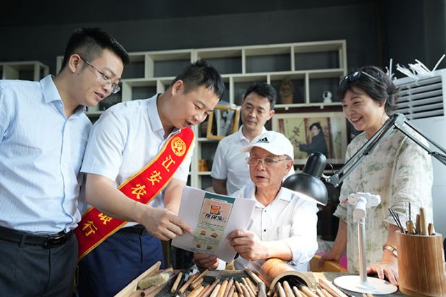 2为群众普及存款保险知识.jpg